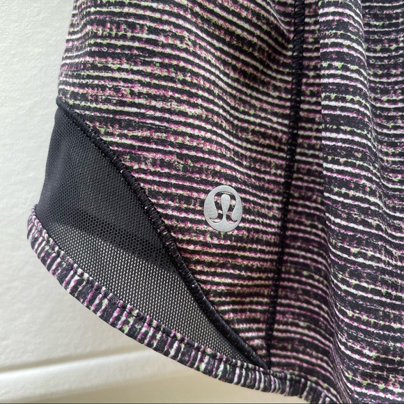 Lululemon Peloton Limitless 4" Hotty Hot Shorts 8 Tall - Picture 9 of 16